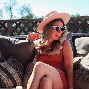 Meet your Posher, Liz